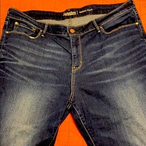 Signature Levi Strauss dark was capri’s